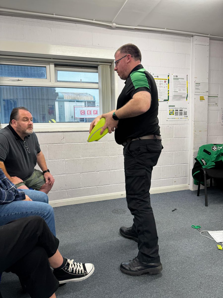 St John Ambulance - Isle of Wight (@sja_iow) on Twitter photo A successful sunday morning was had demonstrating to some <a href="/SouthernVectis/">Southern Vectis</a> staff how to use the new defibrillators at their premises. Thanks to those that came.
#volunteering #mysjaday #IsleofWight A successful sunday morning was had demonstrating to some <a href="/SouthernVectis/">Southern Vectis</a> staff how to use the new defibrillators at their premises. Thanks to those that came.
#volunteering #mysjaday #IsleofWight