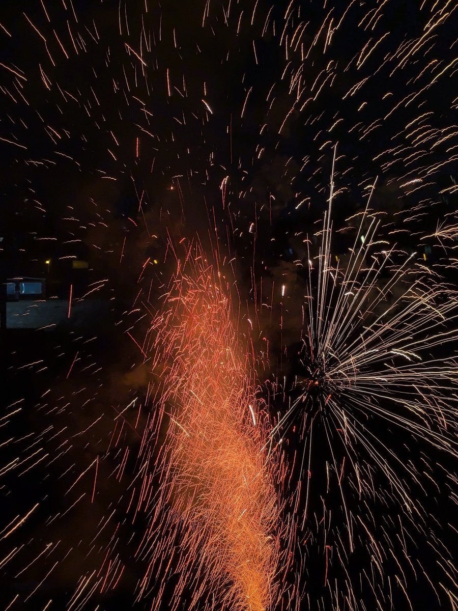 lilili17600's tweet photo. 🎆 https://t.co/7b16WM2ByJ