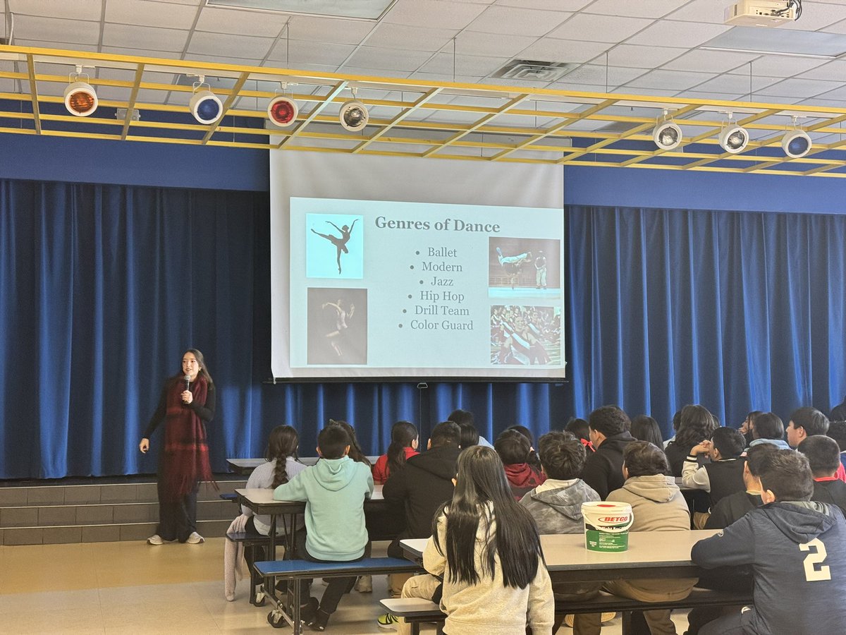 Sra_Ibarra_'s tweet photo. It’s been a great week to be a @IrvingBowie_MS Cub! Our team welcomed our future 6th grade students with visits to the elementary schools and our fifth grade parent night. #FutureCubs #MiddleSchoolLife https://t.co/jwo17C7ZMu