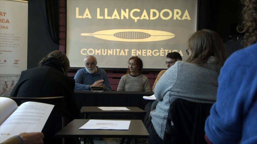 Canal Terrassa (@canalterrassa) on Twitter photo 🔌☀️| Coneixem <a href="/cel_llancadora/">Comunitat Energètica La Llançadora</a>, un projecte cooperatiu per promoure l’energia solar
🎦Ens expliquen els objectius terrassadigital.cat/la-llancadora-… #Terrassa #ComunitatEnergètica 🔌☀️| Coneixem <a href="/cel_llancadora/">Comunitat Energètica La Llançadora</a>, un projecte cooperatiu per promoure l’energia solar
🎦Ens expliquen els objectius terrassadigital.cat/la-llancadora-… #Terrassa #ComunitatEnergètica