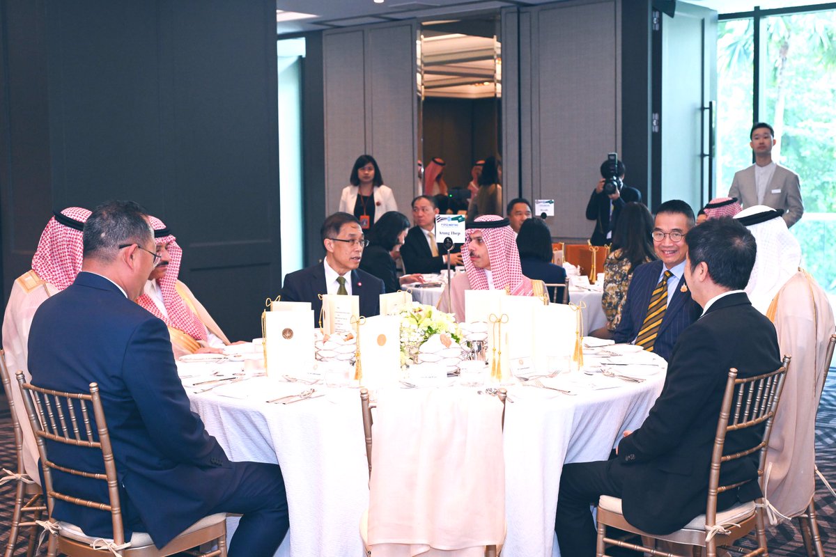 Chutintorn_Sam's tweet photo. I was honoured to join the Foreign Minister of Thailand’s luncheon in honour of His Highness Prince Faisal bin Farhan Al Saud, Foreign Minister of the Kingdom of Saudi Arabia &amp; delegation attending the Saudi - Thai Coordination Council. May our bilateral relations grow &amp; prosper. https://t.co/YwK2ah0KvW