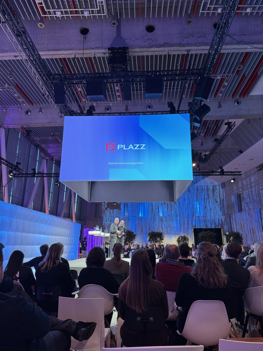 plazz_AG's tweet image. Am 14.01.2025 haben wir das #AfterWorkEvent #TOPPERFORMERxTEAMPLAYER in der #CarlBenzArena #Stuttgart mit unserer #Teilnehmerregistrierung &amp;amp; #CheckinApp unterstützt. Highlights: #JonasDeichmann s Keynote &amp;amp; Podiumsdiskussion mit #TimoHildebrand &amp;amp; #AnniSchumacher. #nicerspaces