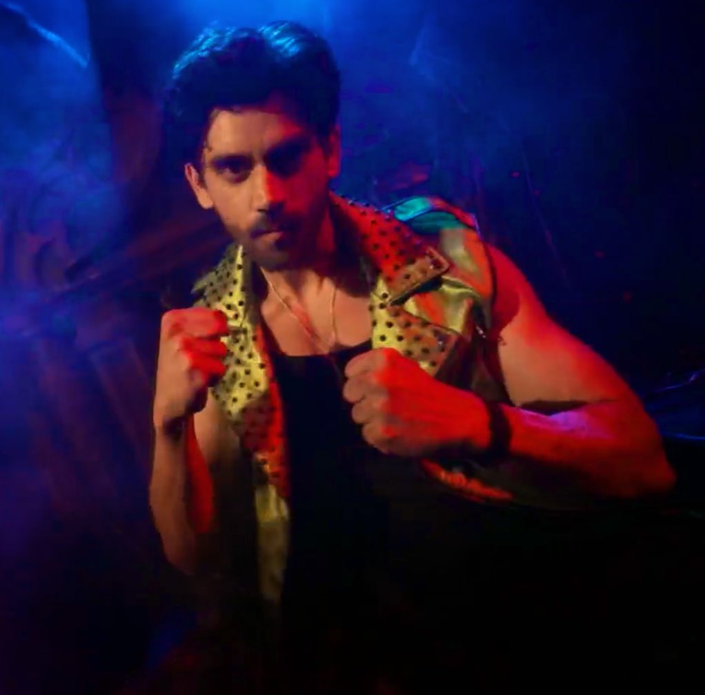 itsinstagram's tweet photo. Finale Performance look of #AvinashMishra - Golden Boy slaying in gold based outfit🏆🤩

#AvinashKiArmy did you liked the outfit !

#BiggBoss18 #BB18 #VoteForAvinash https://t.co/Y6zMjud0t0