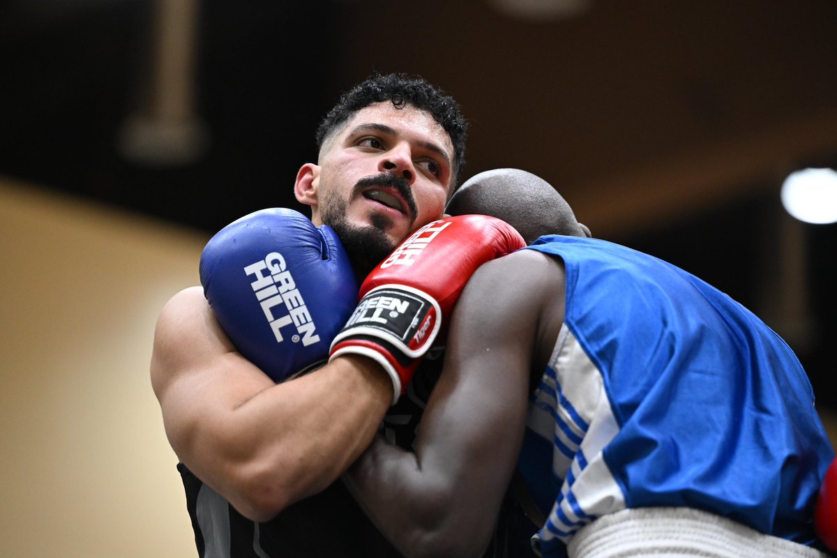 Saudi_Boxing_F's tweet photo. مقتطفات من اليوم الثاني لبطولة المنطقة الجنوبية والغربية للملاكمة لفئة النخبة (رجال - نساء)، المؤهلة لنهائيات كأس المملكة.
البطولة مستمرة حتى ١٨ يناير 2025 في مدينة الامير سلطان بن عبدالعزيز الرياضية- ابها
 تمنياتنا بالتوفيق لجميع المشاركين

#بطولة_الجنوبية #بطولة_الغربية #الملاكمة #كأس_المملكة