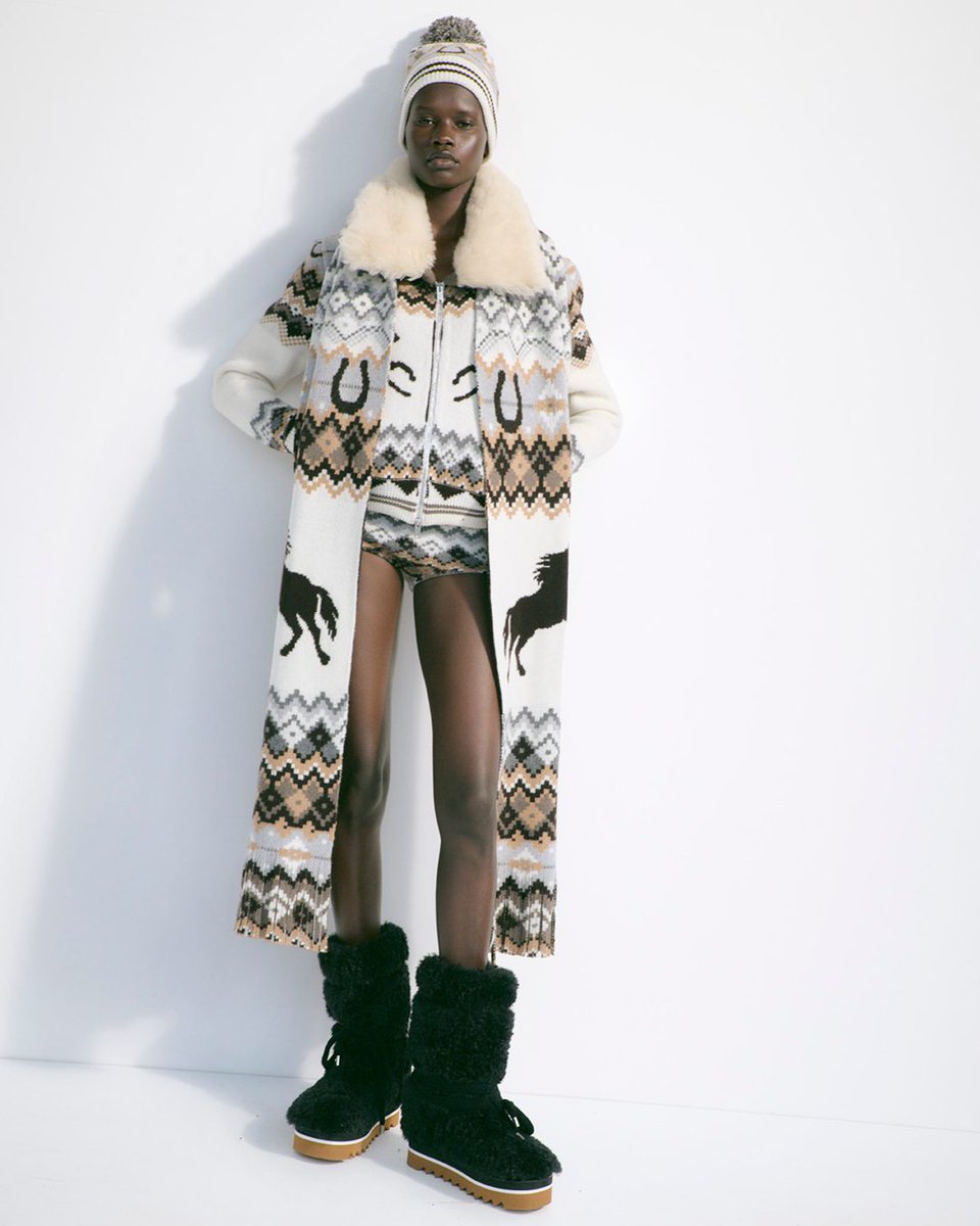 StellaMcCartney's tweet photo. STELLA SPRING: A new après-ski edit, blending hilltop aesthetics with horse codes.
Shop #StellaSpring25 in-store and at https://t.co/1yzcwx4oOV
#StellaMcCartney https://t.co/WEgz0JbcWA