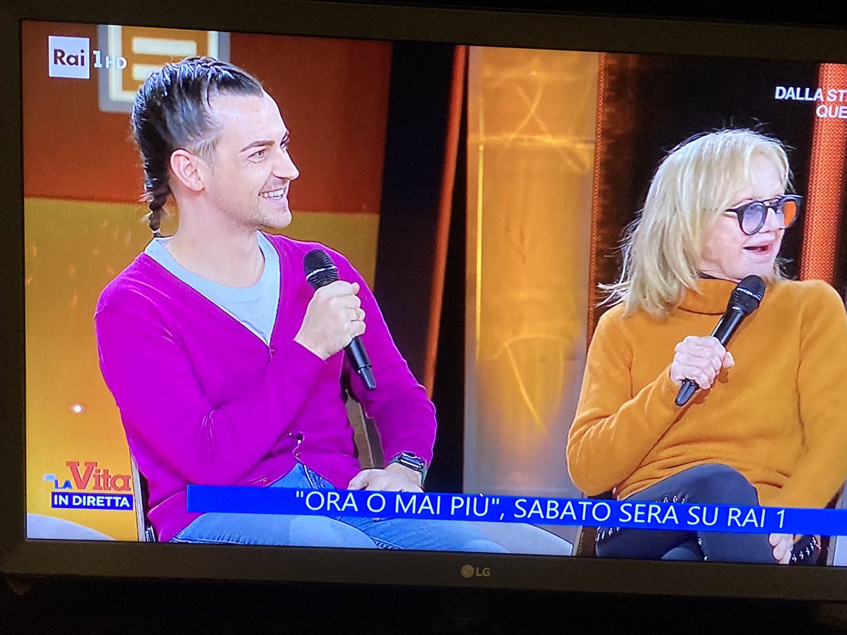 In attesa di domani <a href="/Valerio_Scanu/">ValerioScanu</a> <a href="/Rita_Pavone_/">Rita Pavone Official</a>  #pertuttelevolteche #valerioscanu #OraoMaiPiu #TeamScanu