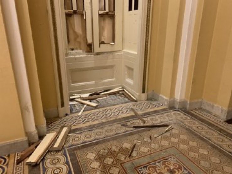 SergeantAqGo's tweet photo. Since the inauguration is moving indoors, here is a suggestion for decorations so the “law and order” guy see what supporters did. Just make it as it was on Jan 6, 2021. https://t.co/yRUer3n1XU