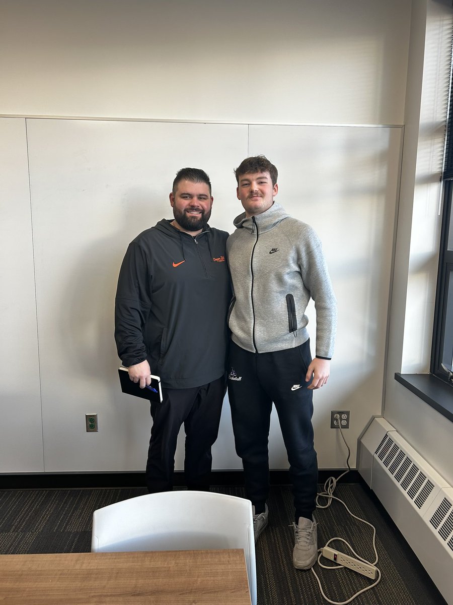 Really blessed and thankful for this opportunity to get to meet with <a href="/CoachHeck55/">Will Heck</a>! Awesome person and really cool to get to know more about the program. Go beavers! 🦫🧡🖤