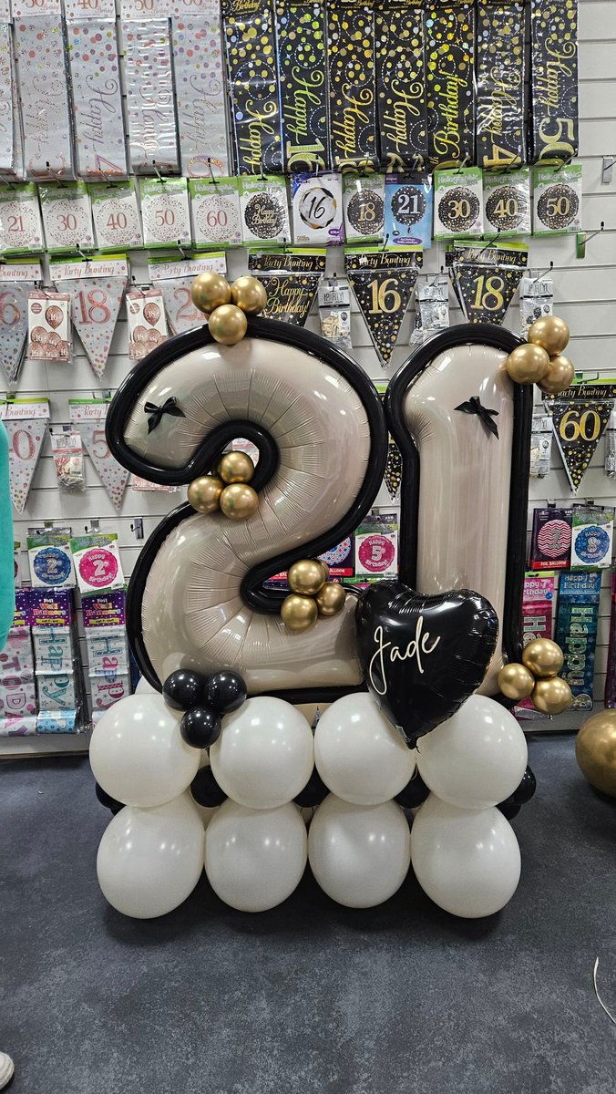 partysolutionsb's tweet photo. 🖤🖤🖤🖤🖤🖤🖤🖤🖤

2️⃣ 1️⃣

Now this is what we're talking about! 

Double stack. Very elegant, clean &amp; chic

Nude &amp; black are my new go to! 

Stunning 🖤 https://t.co/ipdQuflzMJ
