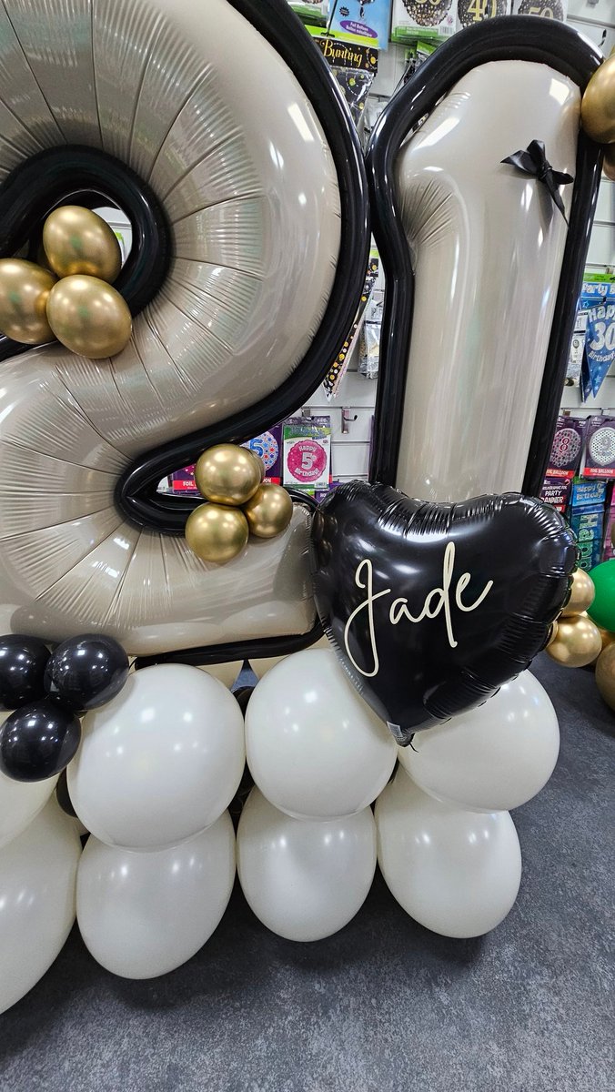 partysolutionsb's tweet photo. 🖤🖤🖤🖤🖤🖤🖤🖤🖤

2️⃣ 1️⃣

Now this is what we're talking about! 

Double stack. Very elegant, clean &amp; chic

Nude &amp; black are my new go to! 

Stunning 🖤 https://t.co/ipdQuflzMJ