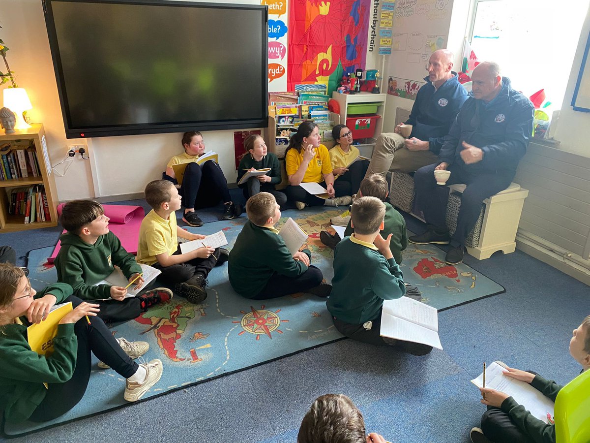 Afon y Felin Primary (@ayfprimary) on Twitter photo Absolutely fantastic to welcome <a href="/gareththomas14/">Gareth Thomas</a> and <a href="/MikeDoyleComedy/">Mike Doyle</a> to Dosbarth Deri yesterday! We learned so much about their careers and talked about our aspirations and goals with them! @CSCJES <a href="/LlC_Addysg/">Llywodraeth Cymru Addysg</a> <a href="/AddysgEducation/">Lynne & Vikki</a> <a href="/BridgendCBC/">Bridgend CB Council</a> <a href="/CSC_Cymraeg/">๐ด๓ ง๓ ข๓ ท๓ ฌ๓ ณ๓ ฟCSC Cymraeg CCD ๐ฆ๐ฉโฌ</a> Absolutely fantastic to welcome <a href="/gareththomas14/">Gareth Thomas</a> and <a href="/MikeDoyleComedy/">Mike Doyle</a> to Dosbarth Deri yesterday! We learned so much about their careers and talked about our aspirations and goals with them! @CSCJES <a href="/LlC_Addysg/">Llywodraeth Cymru Addysg</a> <a href="/AddysgEducation/">Lynne & Vikki</a> <a href="/BridgendCBC/">Bridgend CB Council</a> <a href="/CSC_Cymraeg/">๐ด๓ ง๓ ข๓ ท๓ ฌ๓ ณ๓ ฟCSC Cymraeg CCD ๐ฆ๐ฉโฌ</a>