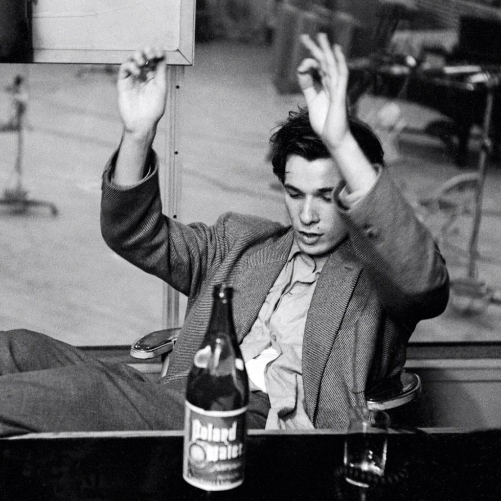 GlennGouldFndn's tweet photo. "The final, unfinished fugue from The Art of Fugue is the greatest piece of music ever composed." - Glenn Gould.
.
Gould reclining with hands raised, conducting, 1957.
📸: Don Hunstein, Sony Music Entertainment.
#GlennGould #DonHunstein #SonyMusicEntertainment #TheArtOfFugue https://t.co/wKpRqkBczk