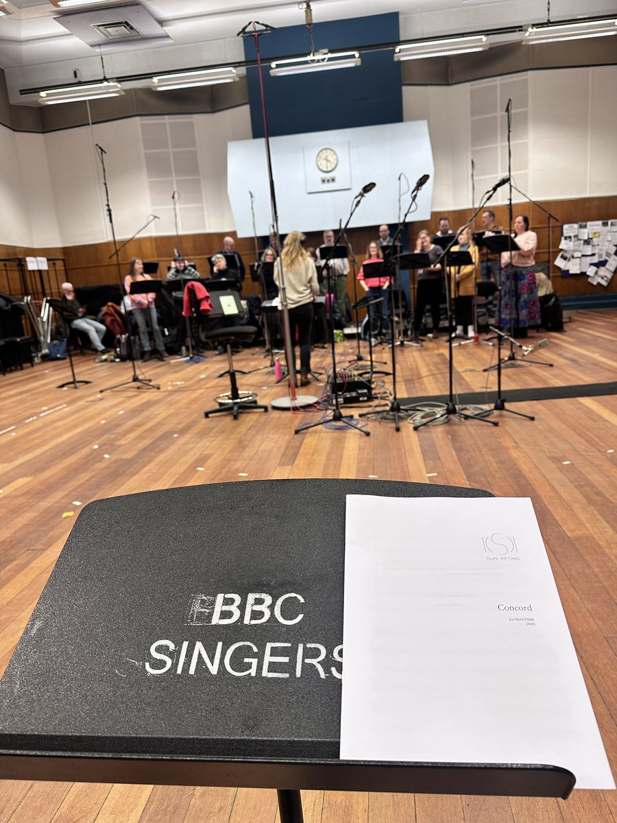 Recording a new piece with the fantastic <a href="/BBCSingers/">BBC Singers</a> 🧘🏻‍♀️🙆🏻‍♀️💆🏻‍♀️<a href="/BBCSounds/">BBC Sounds</a>