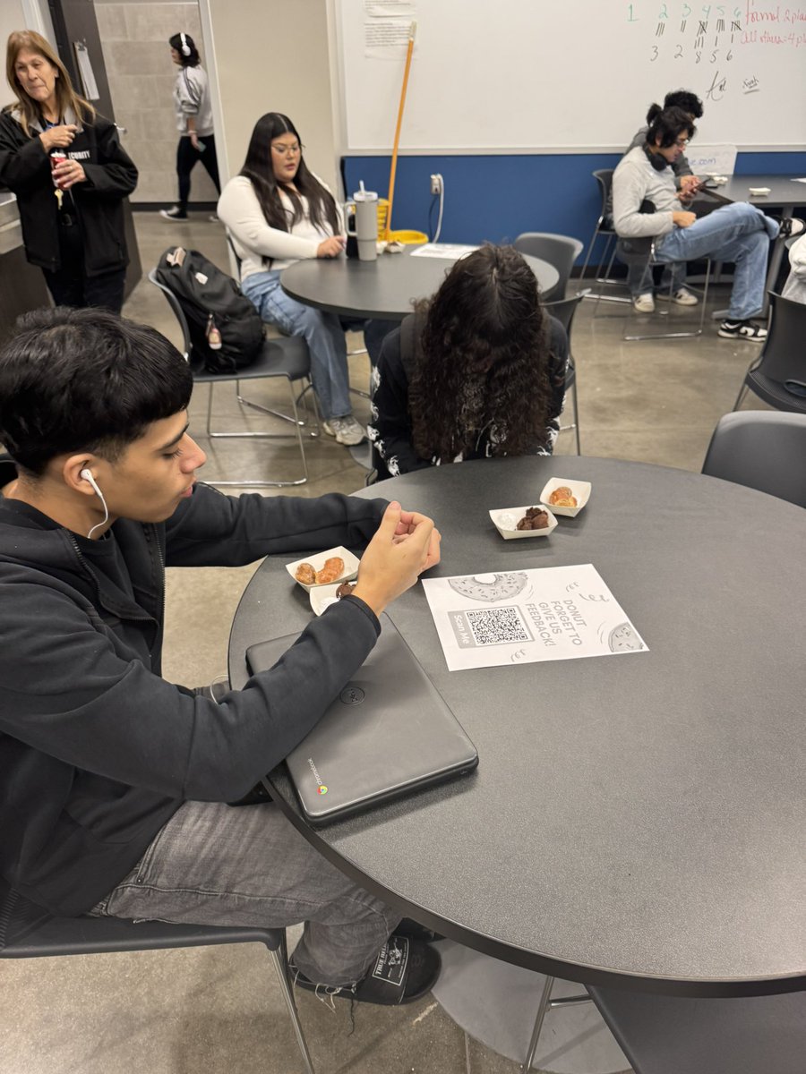 FeedBISD's tweet photo. Breakfast with a side of feedback!

This morning, we had the chance to sample some exciting new breakfast items with some of our @BwoodBucs amazing students!

The best part? Hearing students’ thoughts—thumbs up, new ideas, and a whole lot of enthusiasm! https://t.co/eYpAWO0cn8