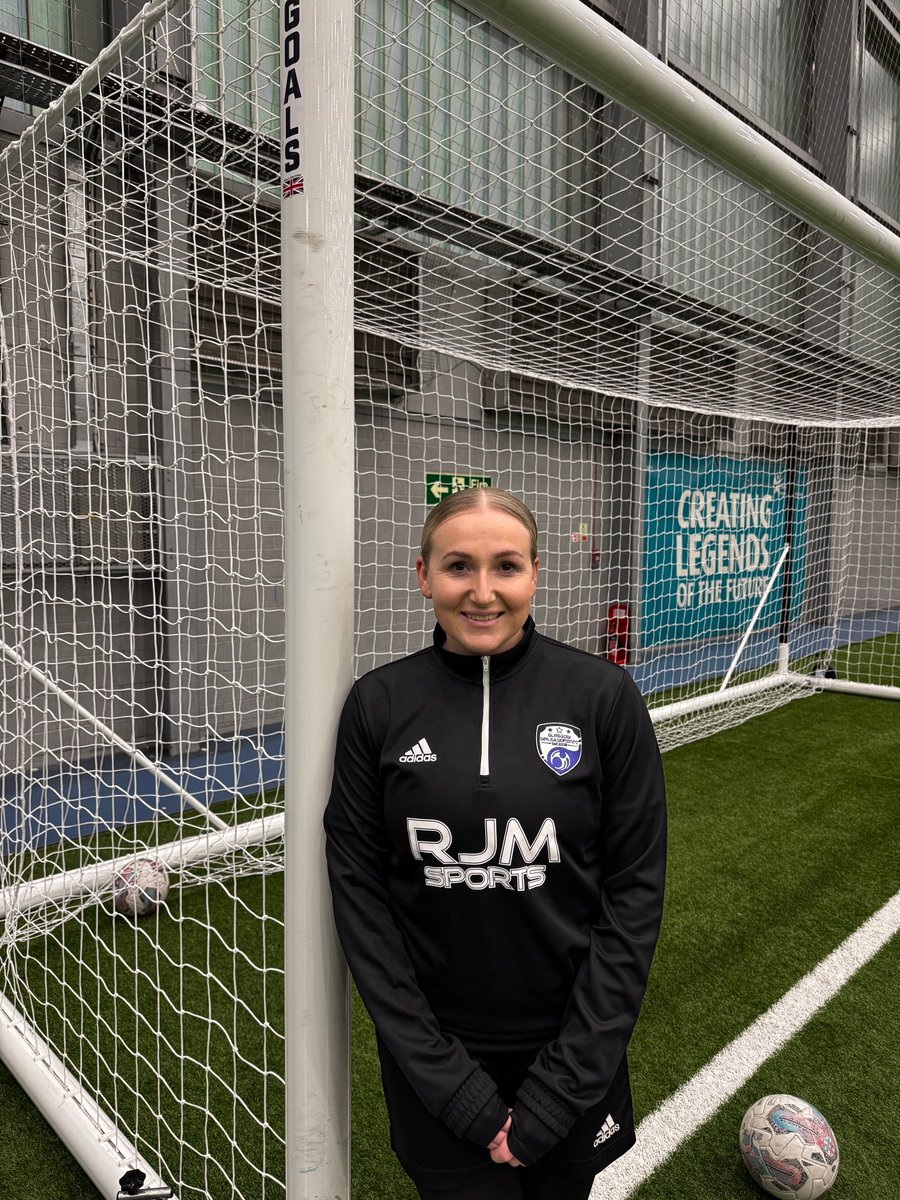 GlasgowGWFC's tweet photo. GWFC are pleased to announce the re-signing of goal keeper @mollyreeve_ 

Molly returns having previously played for Livingston, and will bring a wealth of knowledge and experience to the group.

Welcome back, Molly! 🧤⚽️ https://t.co/4mD2KQqJES