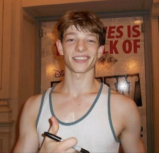 TheCinesthetic's tweet photo. this picture of mike faist https://t.co/Lhq953lT5r