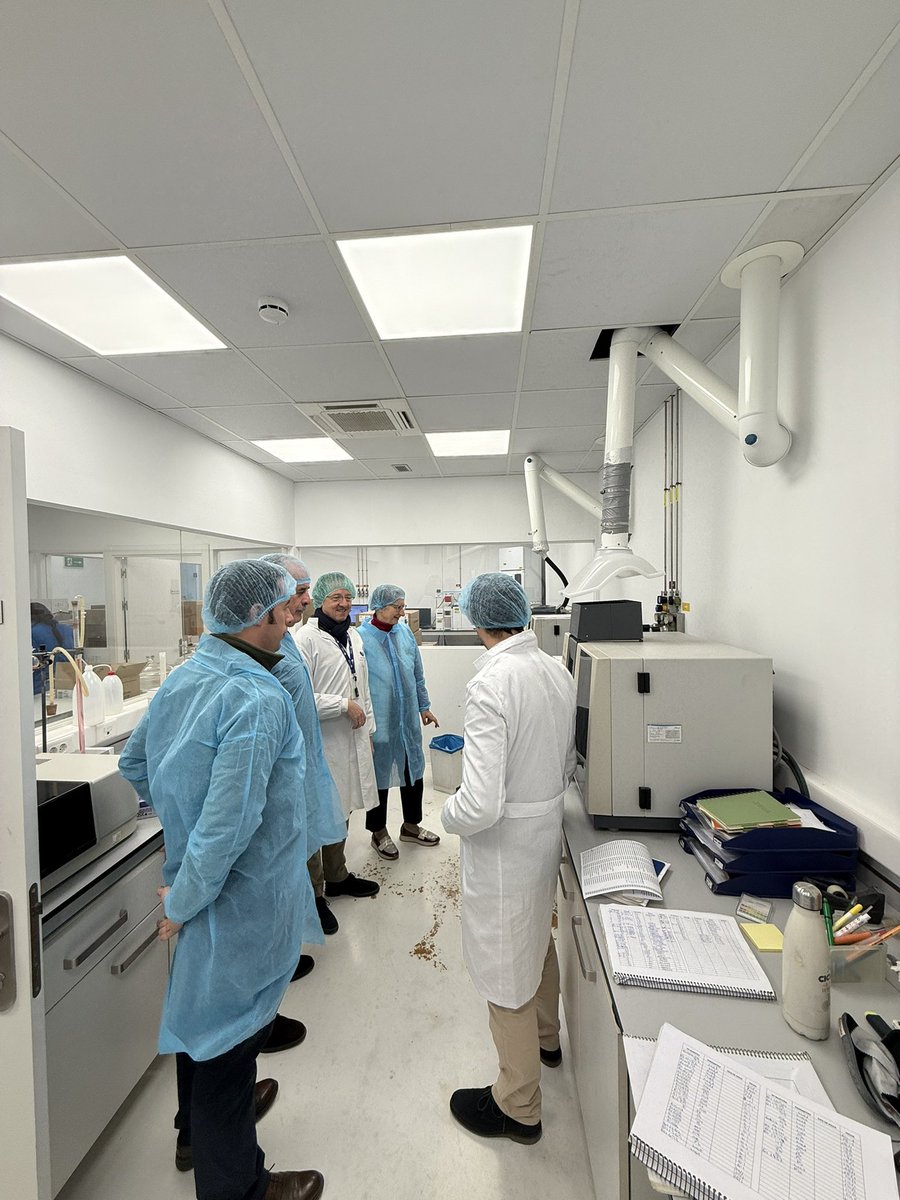 LuisMGallego's tweet image. Siempre es ilusionante que te visite un #cliente 

#Laboratorio #Central en #Burgos 

Más si es fiel y te ayuda a conseguir tus #Objetivos @analizacyl @AnalizaCalidad1 @AnalizaCalidad 

Graciassssss 

#Avanzando 

#ParaNuestrosClientes 

GRUPO ANALIZA CALIDAD