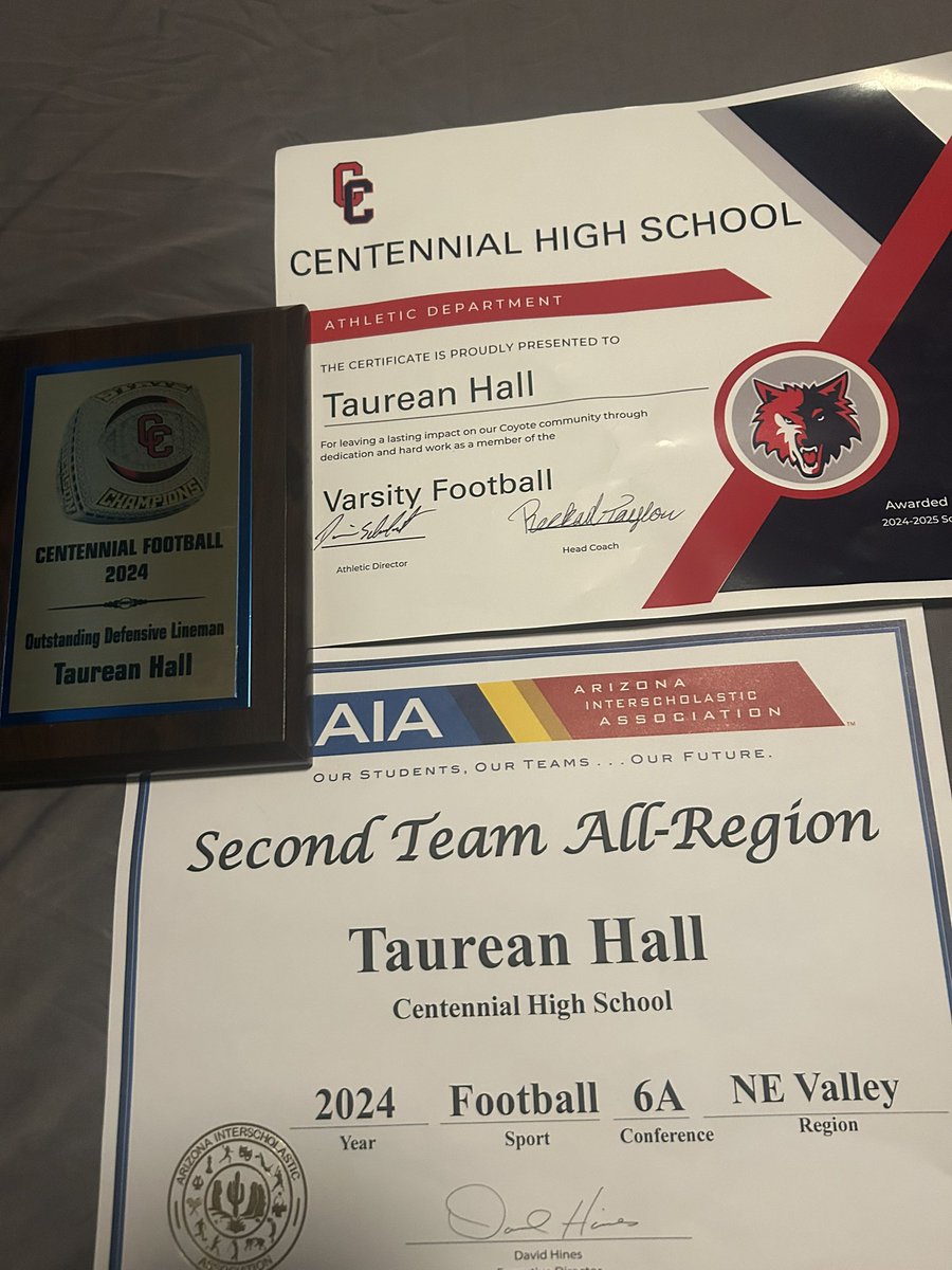 Taurean Hall (@taureanhall17) on Twitter photo Thank you <a href="/Cehsfootball/">Centennial Coyotes Football</a> for the season and the recognition
6A state champ
Second team all region
Outstanding defensive linemen award
All Arizona team Thank you <a href="/Cehsfootball/">Centennial Coyotes Football</a> for the season and the recognition
6A state champ
Second team all region
Outstanding defensive linemen award
All Arizona team
