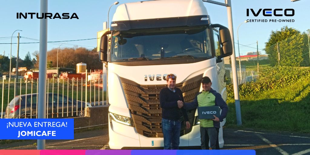inturasa's tweet photo. ¡Nueva entrega de una tractora seminueva! Jomicafe se hace con este @IvecoES Certified Pre Owned modelo S-Way de 510 cv que dispone de equipo hidráulico más bloqueo. ¡Muchísimas gracias! https://t.co/fGE18XPw4o #TuGranAliado #entregasINTURASA #inturasa #iveco #ivecoseminuevo https://t.co/4SgbROIl4b