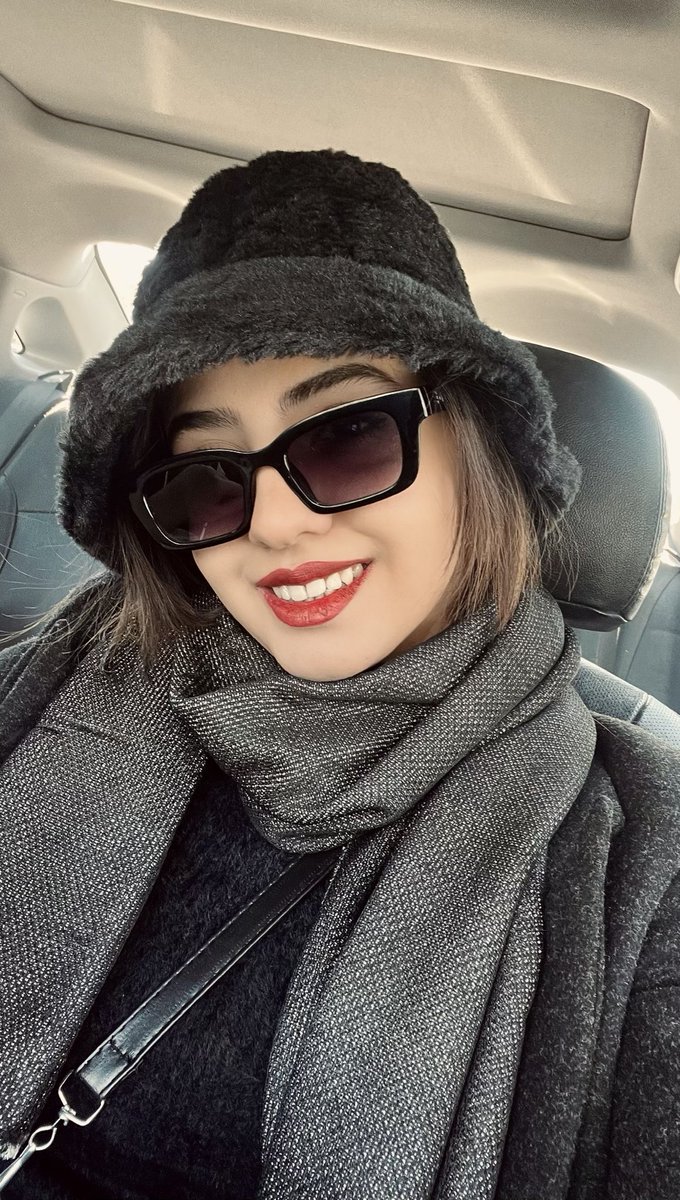 ولی خب به نظر من مشکی رنگ عشقه🖤