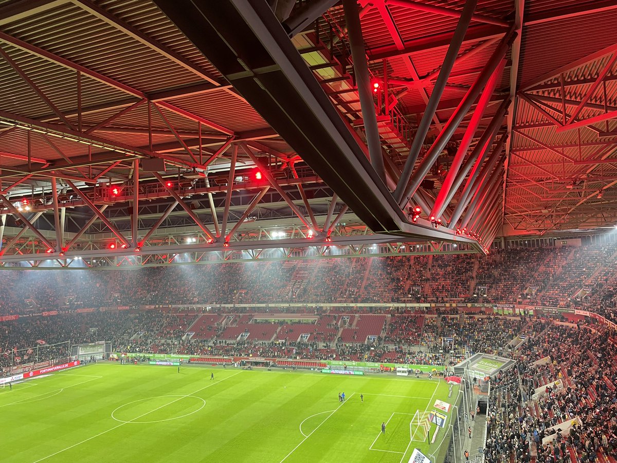 Geht doch!  Wo auch immer es Euch glücklich macht…

Bin heute auswärts 😎

💙⚜️