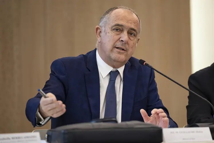 La Ligue Nationale de Rugby (LNR) a appris avec une grande tristesse le décès de Didier Guillaume.

Didier Guillaume a dédié sa vie à l'action publique, exerçant des responsabilités de Maire, Président de Conseil Général, Sénateur et Ministre de l'Agriculture et de l'Alimentation