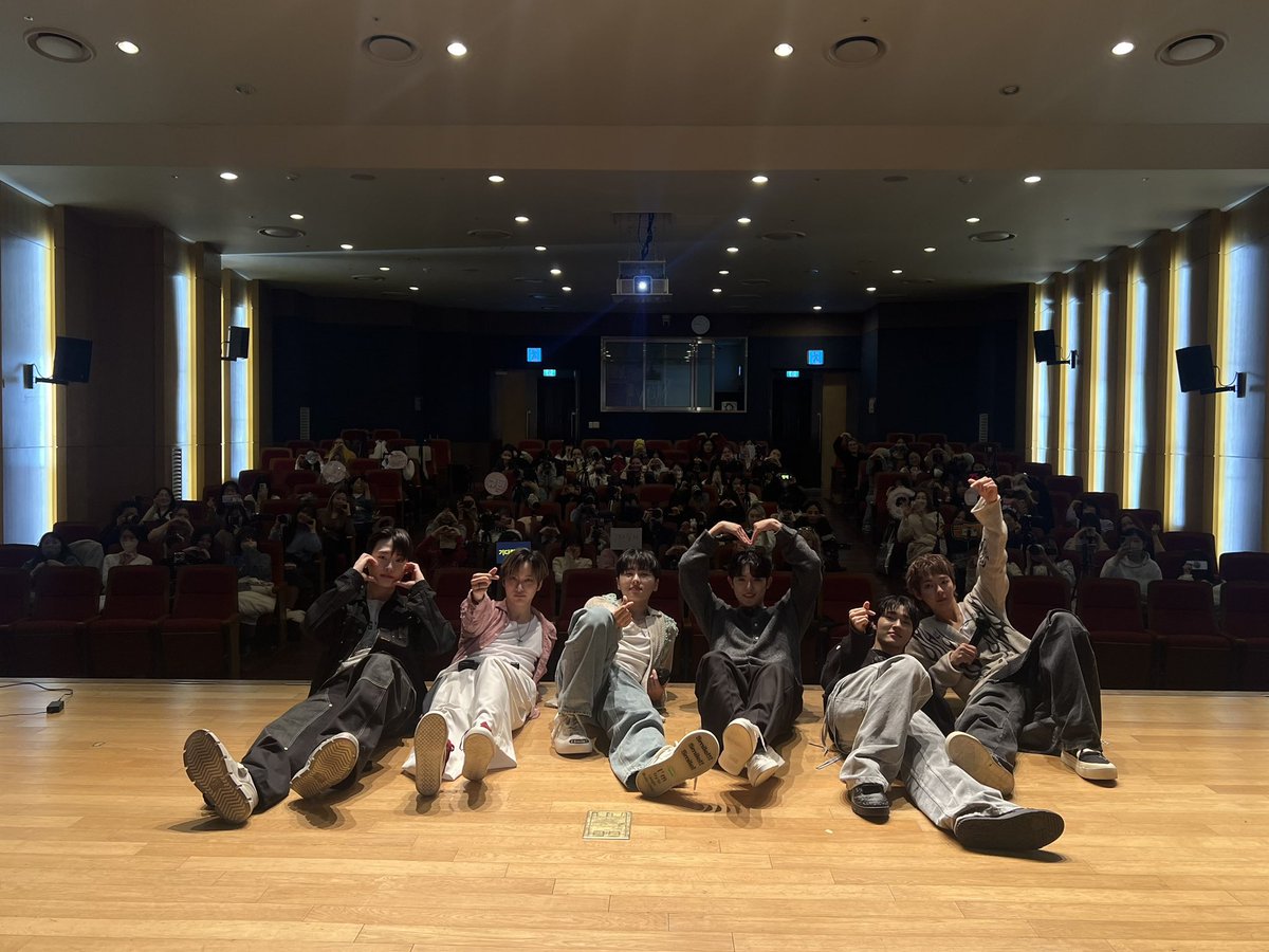 [#Photo/📷]

250117 온리원오브
[Stay] 발매 기념 스페셜 이벤트 

#OnlyOneOf #온리원오브
#Stay