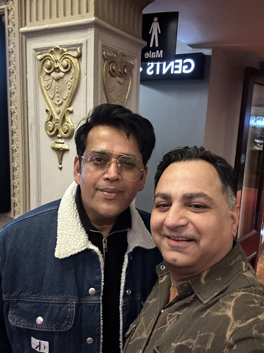 Met superstar Ravi Kishan ji at a random place. Such a humble guy.V talked 4 sometime. He was so interested to know about well being of Indians living in #Finland n asked if he can be of any help for NRI’s. No wonder, he is such a mega star.
<a href="/ravikishann/">Ravi Kishan</a> <a href="/aajtak/">AajTak</a> <a href="/DainikBhaskarBR/">Dainik Bhaskar</a>