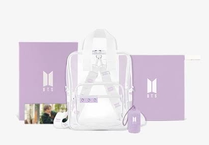 BaseLineWoo's tweet image. For newer ARMY, did you know that ARMY are so well known for our awesome behaviour at concerts and events. For the ARMY merch box #7 back in 2021 we were given the option to order the clear concert bag.

This bag had an additional accessory not commonly found. It was a waste bag…