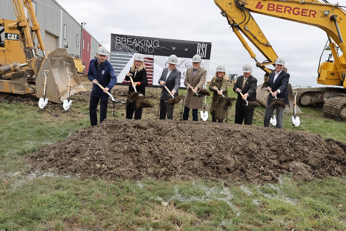 makeitinIL's tweet image. 🚀 Illinois leads the way in manufacturing innovation! From Frain Industries' 200K sq. ft. expansion to cutting-edge automation by BW Integrated Systems, our state is driving success in packaging &amp;amp; production. 💡

Join us &amp;amp; #MakeItInIllinois! 🌟 #IllinoisManufacturing #Innovation