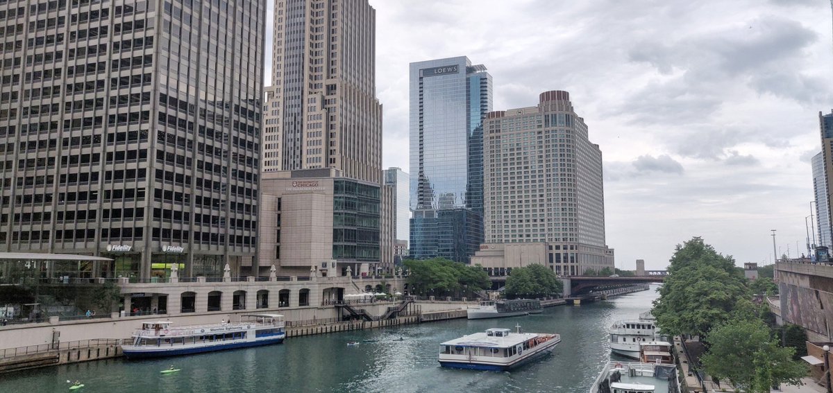 hamsanandi's tweet photo. #riverpic 

Chicago river, #Chicago https://t.co/yauGMFWy28