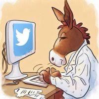 F_Henawey's tweet photo. @kw479463 حضرتك حمار مثقف وحافظ كلمتين شتيمة وجاي تغرد فيهم على اساس انك مثقف وفاهم. انت ذبابة الكترونية حقير لو مشتمش الناس اسيادك يقطعو عنك المال. 🐖 انت مش عاوز دكتور الصراحة انت عايز مستشفى مجانين https://t.co/54BngR6Zj8