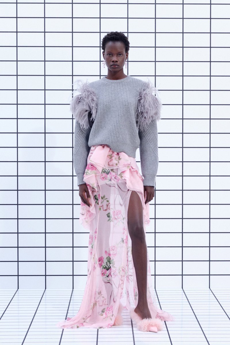 jacquemusx's tweet photo. The results are in! David Koma’s first collection for Blumarine!! 👀 https://t.co/9LokTzwfl9