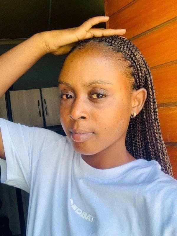 Guys please help me find my younger sister, Nathacia Mphaga, she was last seen on the 14 of January 2025 10pm at Orange Farm.

Please contact +27 76 699 3810