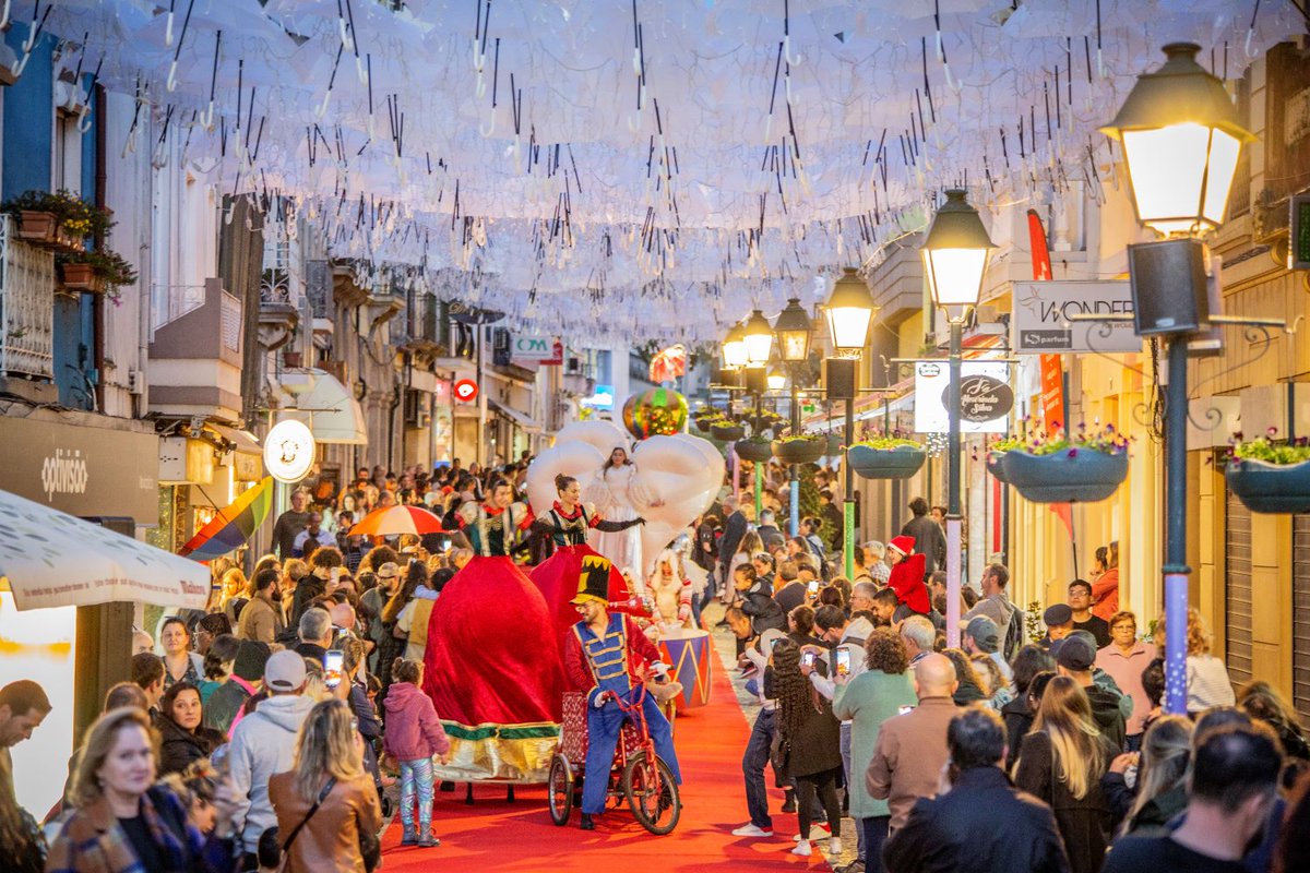 cmaagueda's tweet photo. “Águeda é Natal” afirma-se como destino turístico de inverno

Evento atraiu multidões, de vários pontos do país e do estrangeiro, que elogiaram iluminações, decorações natalícias, e toda a dinâmica da cidade.

https://t.co/evP5jgbmK8

#águeda #municípiodeágueda #águedaénatal https://t.co/ev8BEBcevW