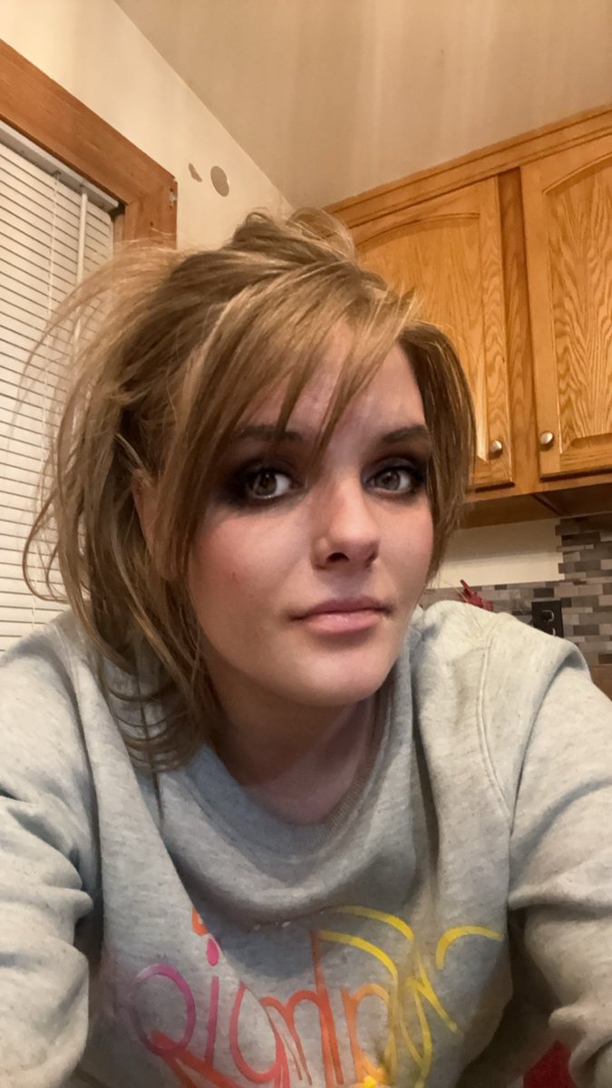 nessydyer's tweet photo. Love that I can put my hair up, but I don’t love how hard it is to keep it from getting all tangled up in the back while I’m sleeping… I think I’m too old to rock the short ‘dos I used to. Guess I’m gonna have to start (gulp!) brushing my hair! https://t.co/rI0QDm43ou