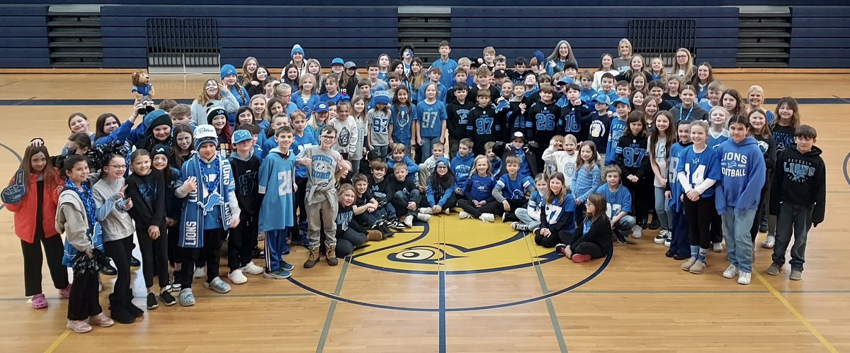 moorenate's tweet photo. @Lions Students and Staff showing out on #LionsRoar day at Columbia Upper Elementary School in Brooklyn,MI. We are playoff ready!  Go Lions! #jaredgoff @StBrownPodcast @hutch https://t.co/R5ICaKQKJj