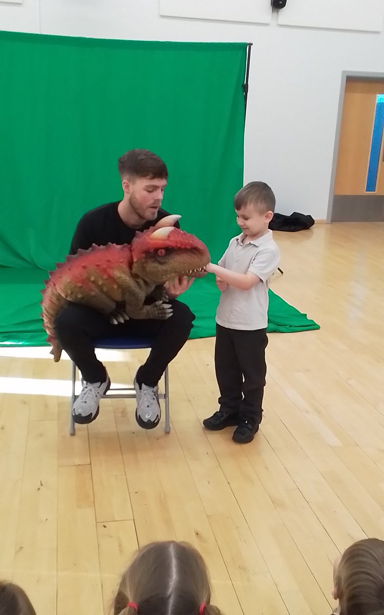 Year 1 Simpson’s Lane tweet media