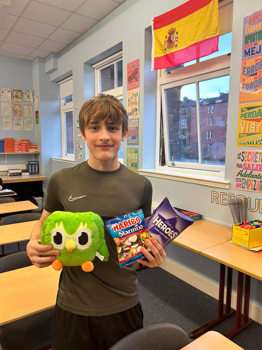 Hyndlandmfl's tweet photo. Enhorabuena, félicitations and  congratulations to Oliver from S3 for winning our Duolingo competition. His win is well deserved 🤩 keep up the great work 🇫🇷🇪🇸 https://t.co/sxGA2TUAUn