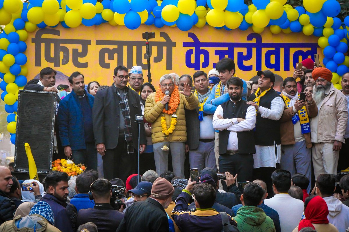 vir_satyender's tweet photo. आदर्श नगर ❤️ @Mukeshgoelaap प्रत्याशी आम आदमी पार्टी के चुनाव कार्यालय के उद्घाटन समारोह में समर्थकों की भारी उपस्थिति
@AamAadmiParty  @ArvindKejriwal 
@AtishiAAP  @msisodia @AapKaGopalRai  
@vipingupta01 
#MG4AdarshNagar  
#DelhiElection2025 
#PhirLayengeKejriwal https://t.co/rlXskYcOuk