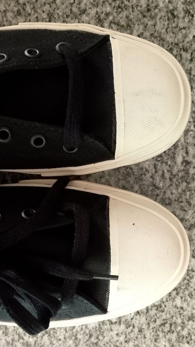 Hola <a href="/TopperArgentina/">Topper Argentina</a> Compré estás zapatillas que vinieron falladas (Se darán cuenta que son completamente distintas) Realice todos los procedimientos correspondientes para hacer el cambio y desde hace 10 días no me das respuestas, no respondes los mails Gracias <a href="/TopperArgentina/">Topper Argentina</a>