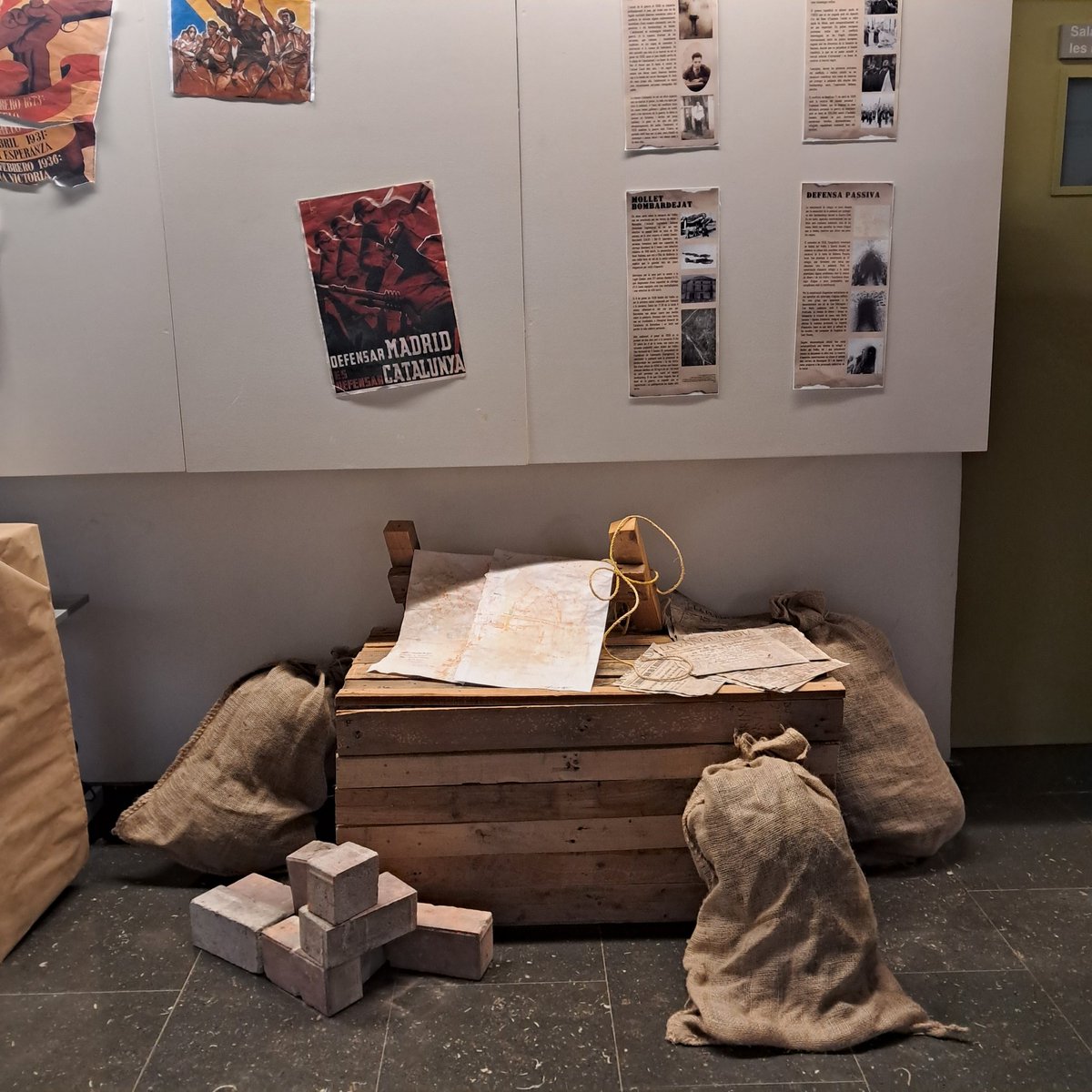 Exposició "Amb els seu ulls, una retrospectiva de les exposicions realitzades per l'alumnat d'ESO al 2024 amb motiu del centenari del pintor Joan Abelló

📍Centre cívic de Can Borrell
🗓 Del 13 de gener al 14 de febrer 
🕔 De 15:30 h a 21:30 h (de dilluns a divendres)