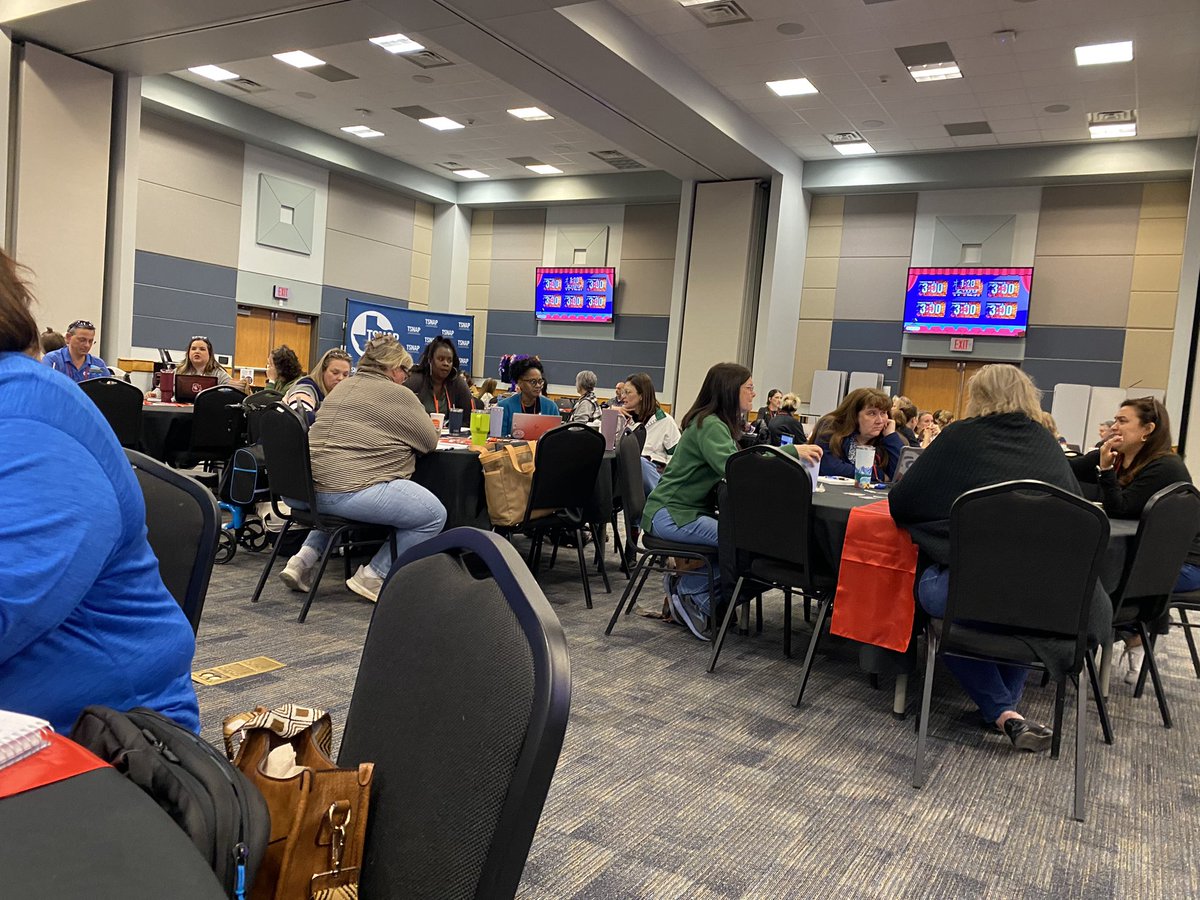 mrsmuse2010's tweet photo. So many brains in the room! @tsnaptalk #bpf2025 https://t.co/zsQanABOOA