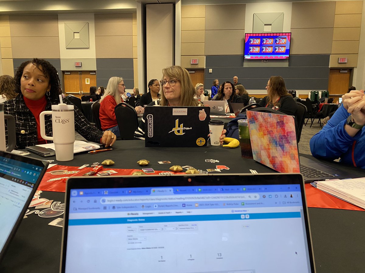 So many brains in the room! <a href="/tsnaptalk/">TSNAP</a> #bpf2025