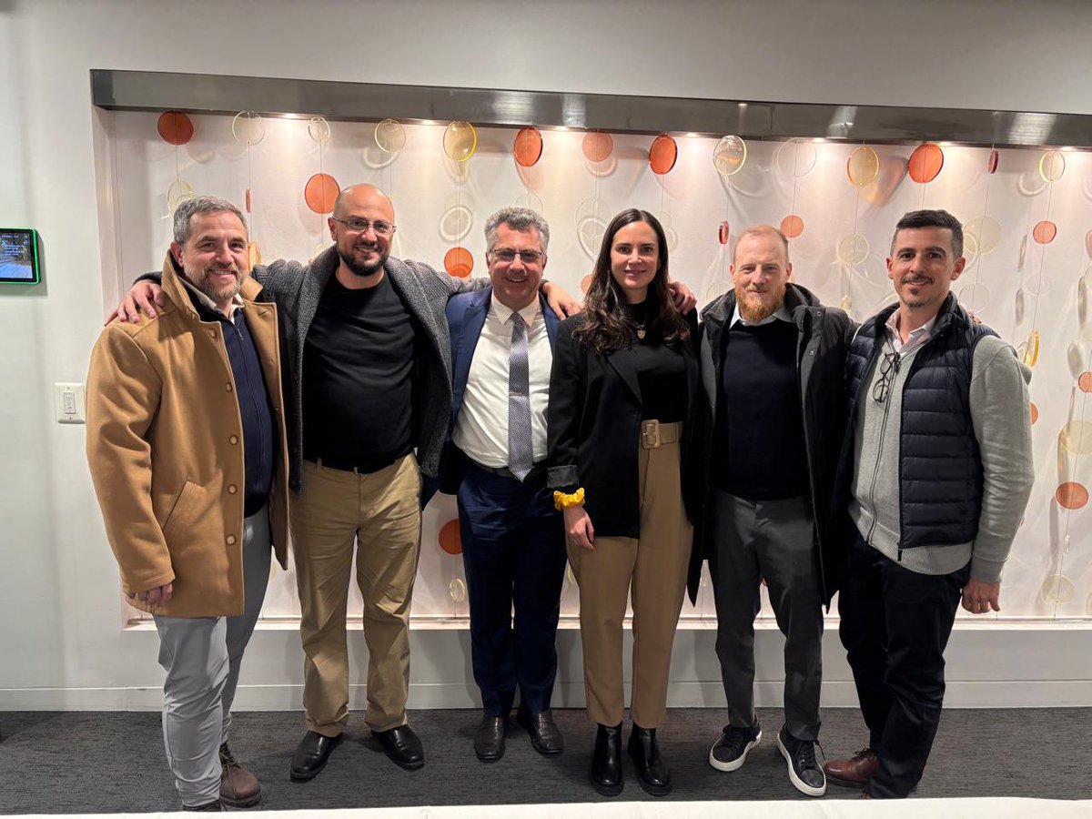 El equipo de metodología de #GRADEConoSur trabajando en el desarrollo de la Guía de Anemia Aplásica para la Sociedad Americana de Hematología (ASH).

The #GRADEConoSur team at the panel meeting for the Aplastic Anemia Guideline of the American Society of Hematology (ASH).