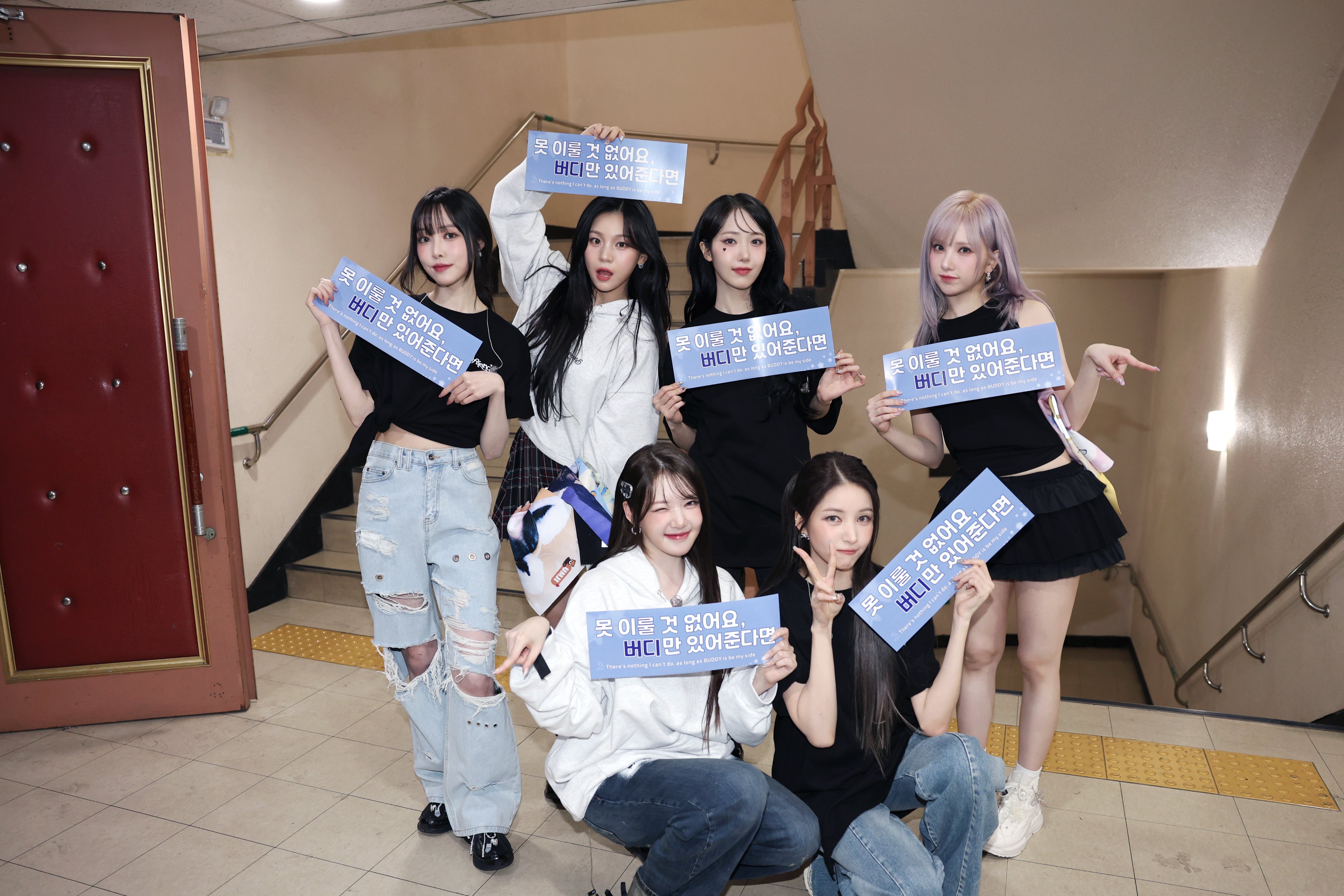 GhgKZJKacAg9PFp?format=jpg&name=4096x4096