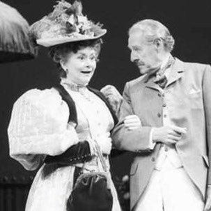 ShawSoc's tweet photo. Farewell Dame Joan Plowright a true acting legend & a great Shavian actor.
An acclaimed Joan in #SaintJoan, Jennifer in #DoctorsDilemma @ChichesterFT, Barbara in #MajorBarbara @royalcourt , Kitty in #MrsWarrensProfession @NationalTheatre #JoanPlowright #BernardShaw https://t.co/qA5qur6hwK