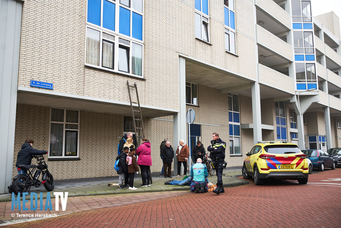 Glazenwasser gewond door val van ladder in Spijkenisse