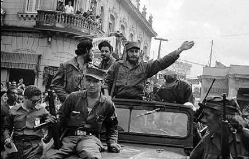 casa_102's tweet photo. 🇨🇺 El 17 de enero de 1959 el Comandante en Jefe #Fidel Castro, al frente de la Caravana de la Libertad, partió desde La Habana hacia Pinar del Río.
#CubaViveEnSuHistoria https://t.co/Wd3BYaZ7ch