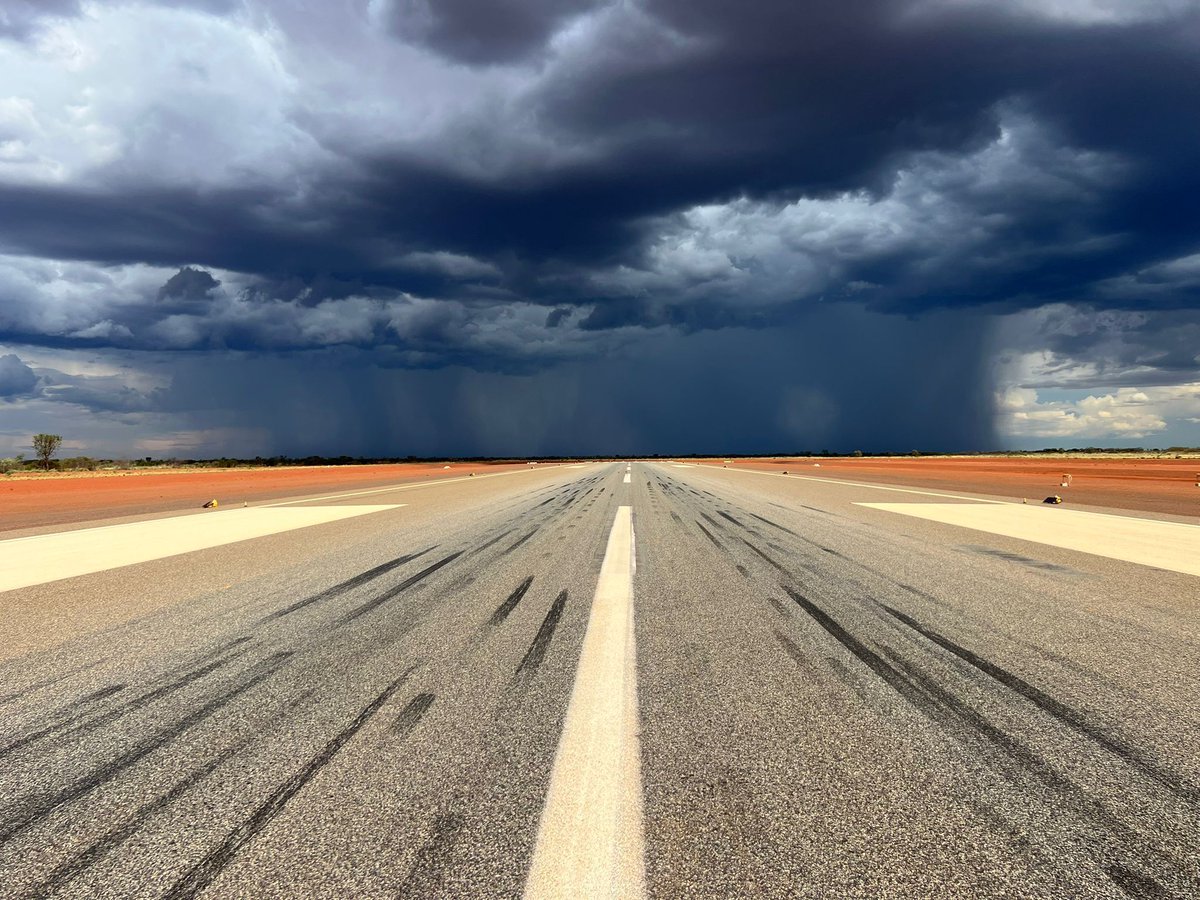 s4gacompany's tweet image. Solar Airfield Lighting for Mining Sites ⛏️ which are often located in remote areas. Without access to a reliable electrical grid, proper lighting becomes a challenge - one that S4GA Solar Airfield Lighting solves by eliminating the need for wiring or grid power.

#SolarLighting